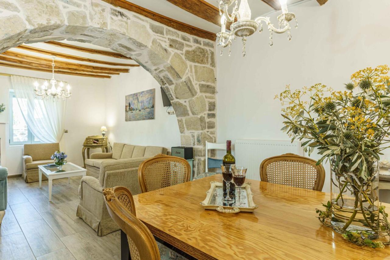 Villa Simantiri Pombia Kültér fotó