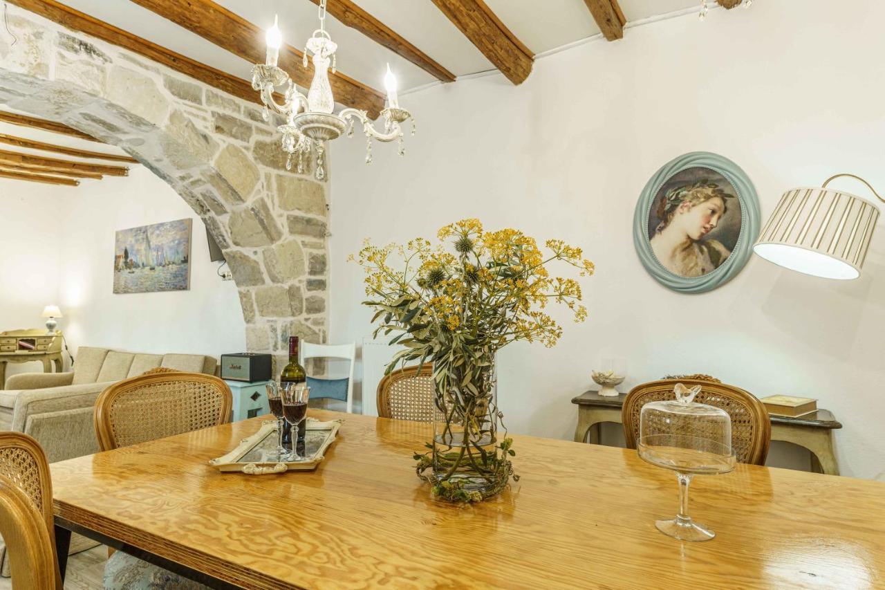 Villa Simantiri Pombia Kültér fotó