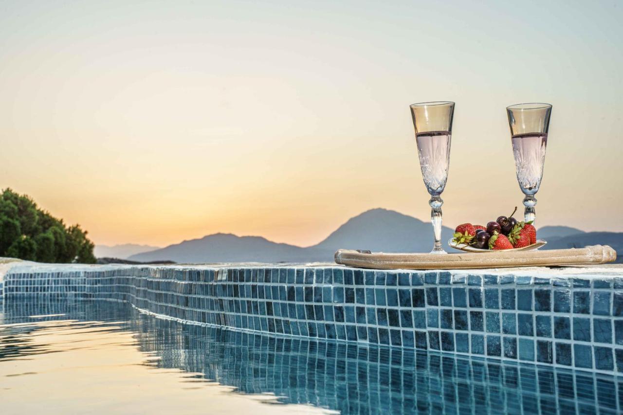 Villa Simantiri Pombia Kültér fotó