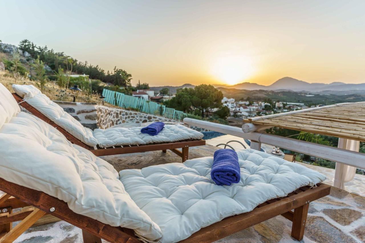 Villa Simantiri Pombia Kültér fotó